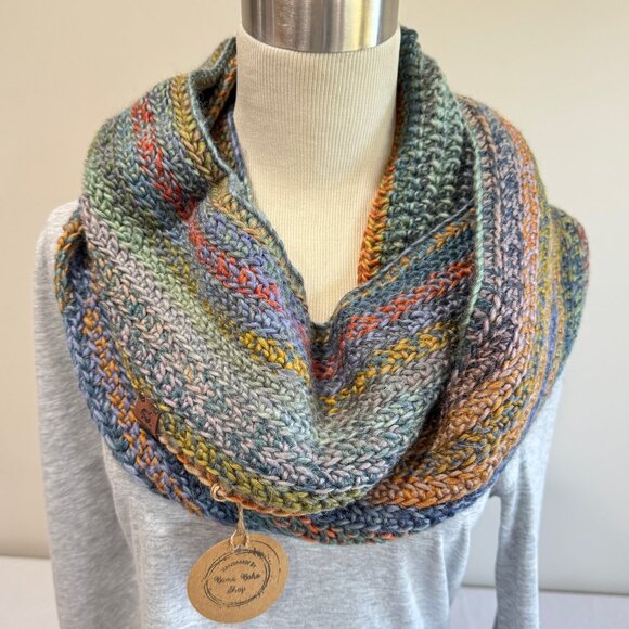 Handmade Accessories - HANDMADE Crochet Moss Stitch Infinity Scarf NWT One of a Kind